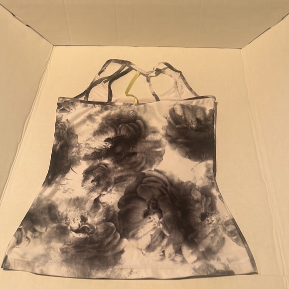 MPG tank athletic Sz M  strappy built-in sports bra. - Picture 3 of 3